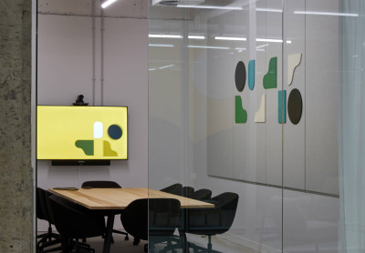 246 Queen Environmental Graphics